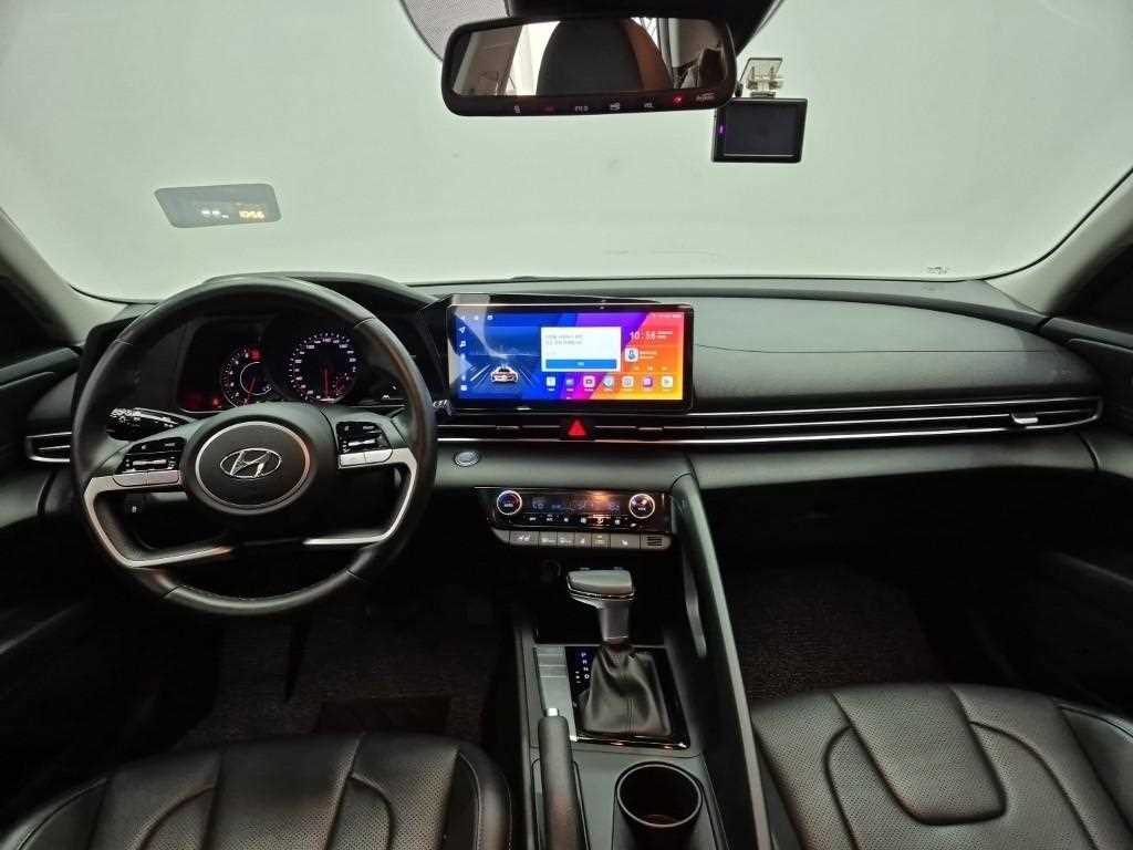 HYUNDAI Avante - Vista 7
