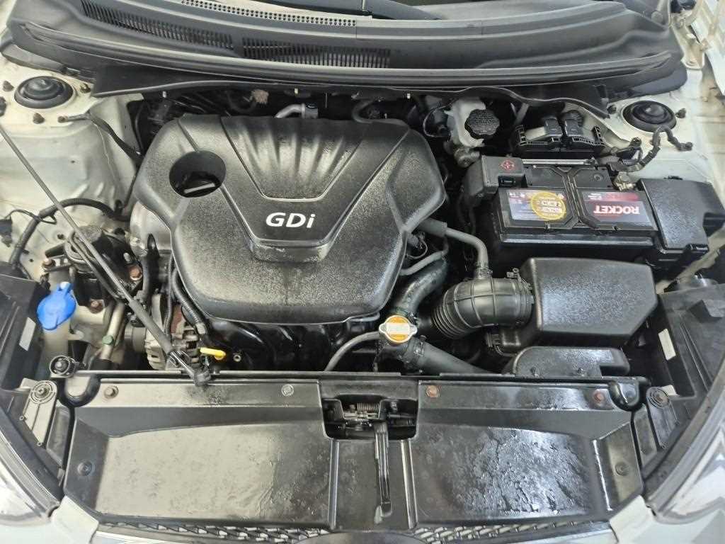 HYUNDAI Veloster - Vista 5