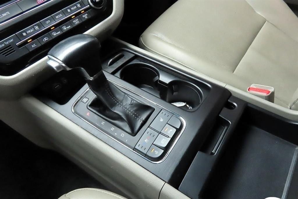 KIA Carnival - Vista 4