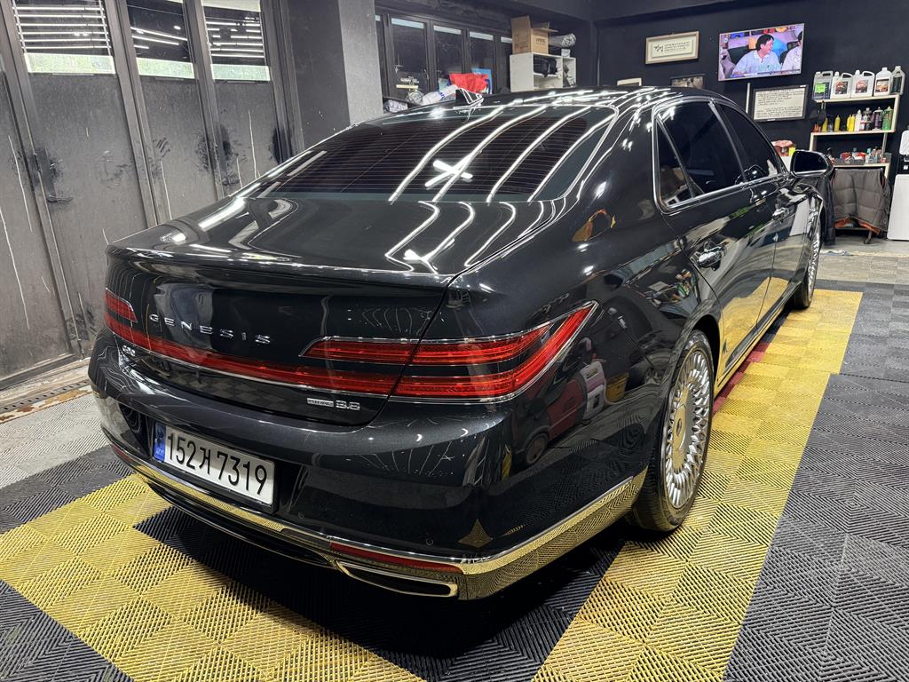 Genesis G90 - Vista 4