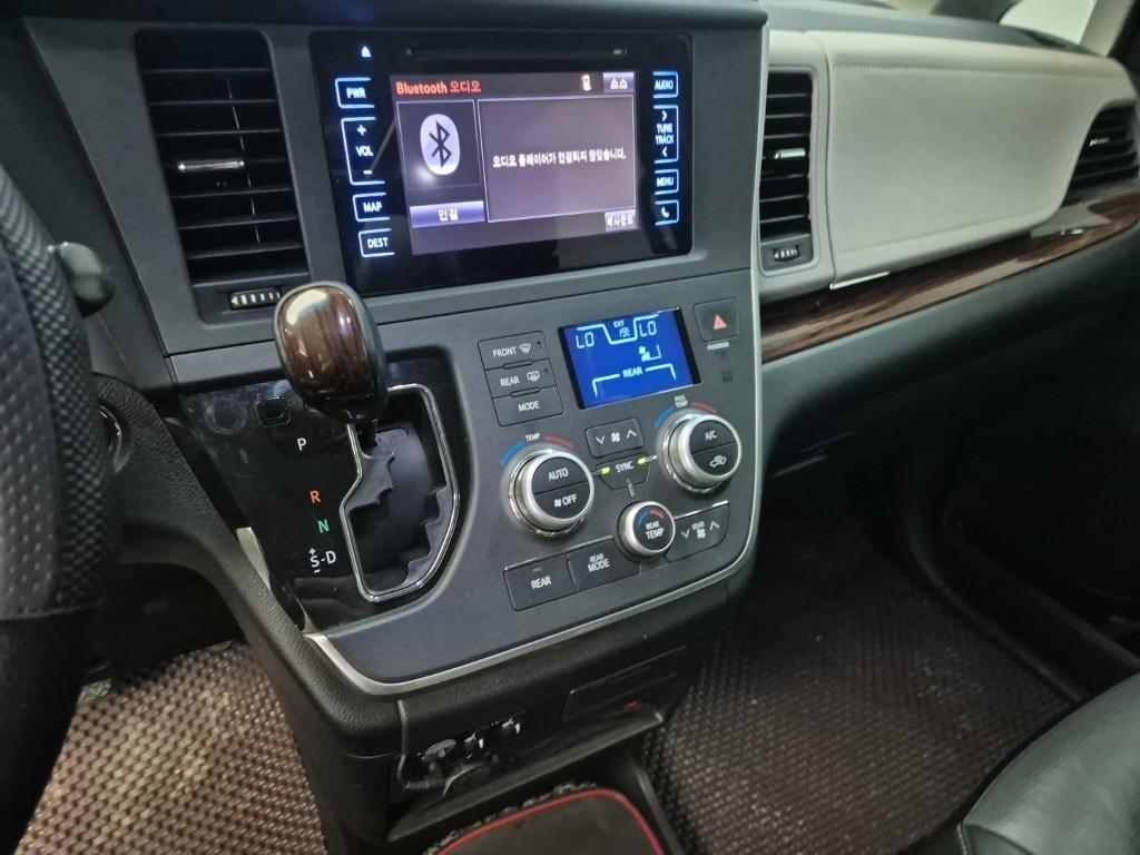 Toyota Siena - Vista 8