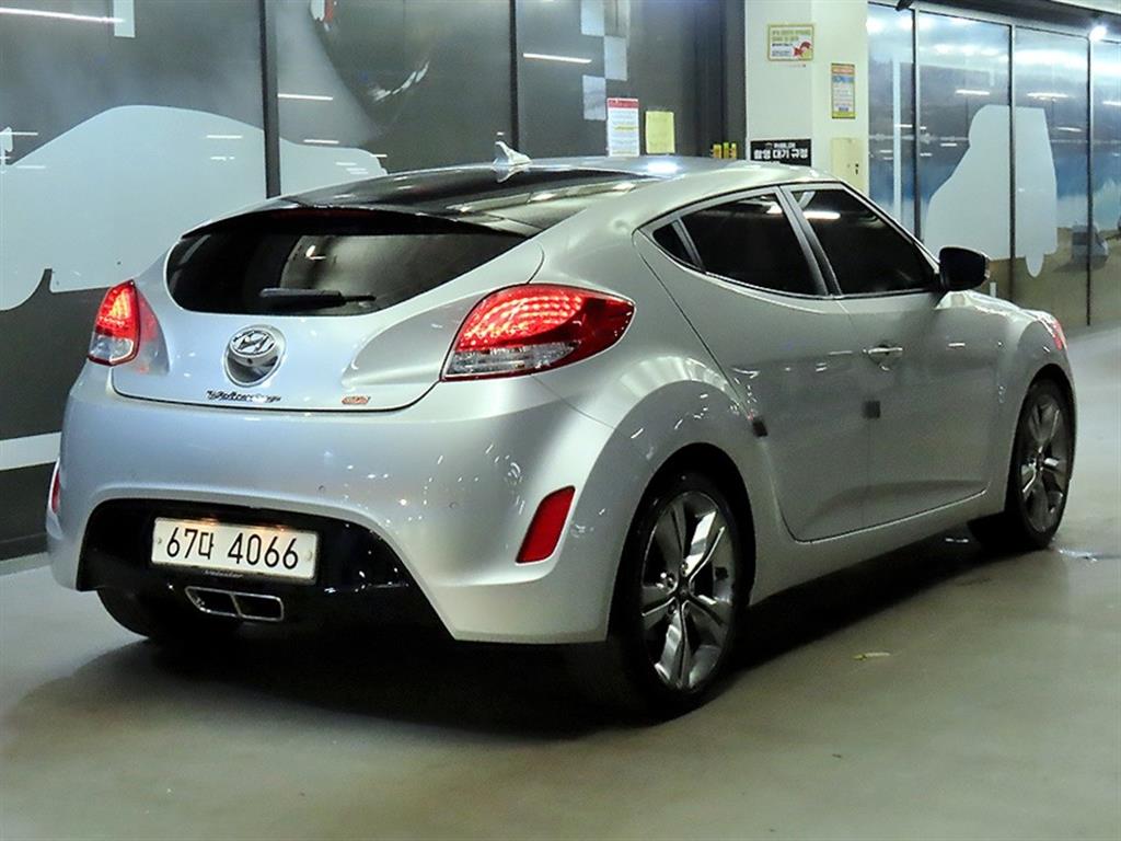 HYUNDAI Veloster - Vista 4