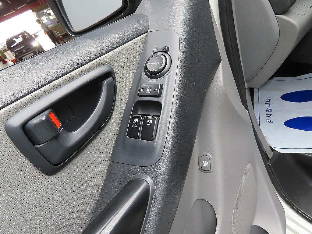 HYUNDAI Starex 2016 Blanco - Importación desde Corea - HF Imports Iquique - Foto 10