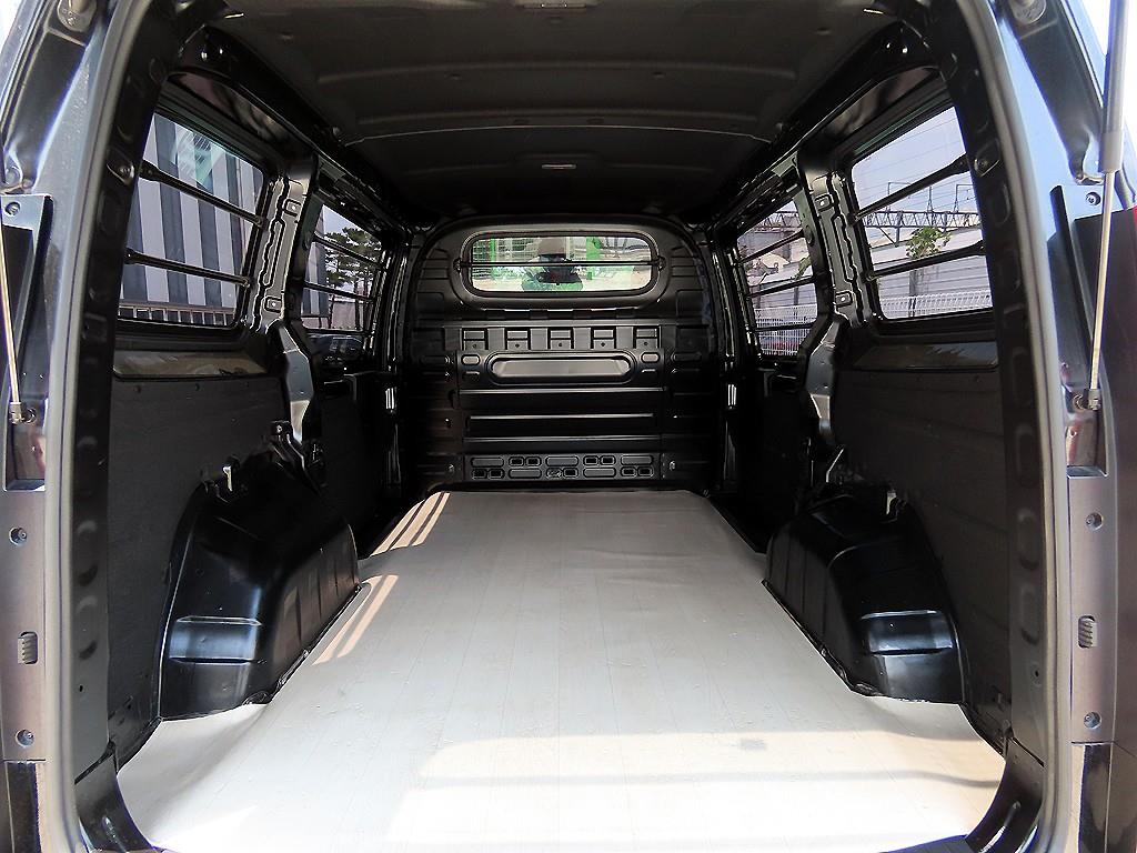 HYUNDAI Staria 2025 Negro - Importación desde Corea - HF Imports Iquique - Foto 17