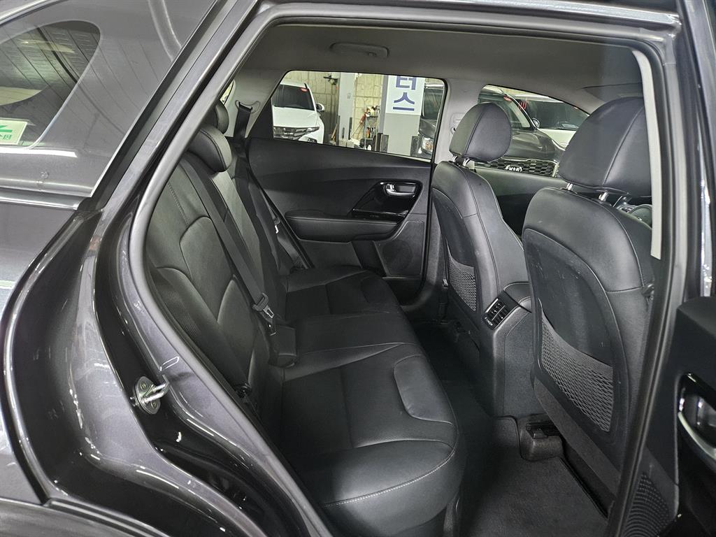 KIA Niro - Vista 8