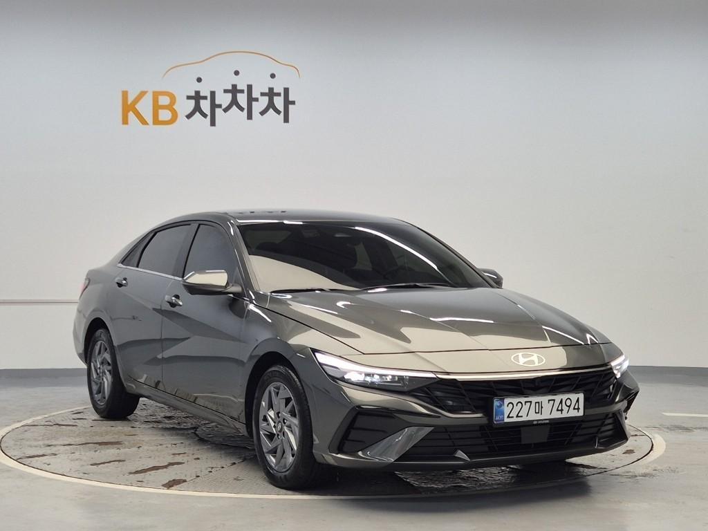HYUNDAI Avante - Vista 4