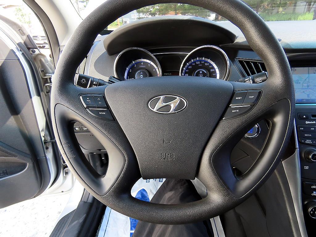 HYUNDAI Sonata - Vista 8
