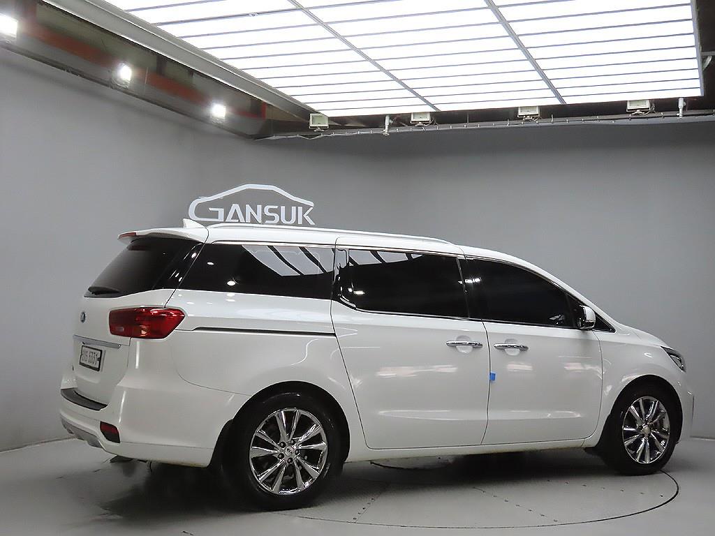 KIA Carnival - Vista 7