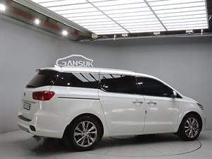 KIA Carnival - Vista 8