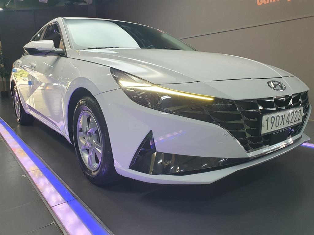 HYUNDAI Avante 2021 Blanco - Importación desde Corea - HF Imports Iquique - Foto 1