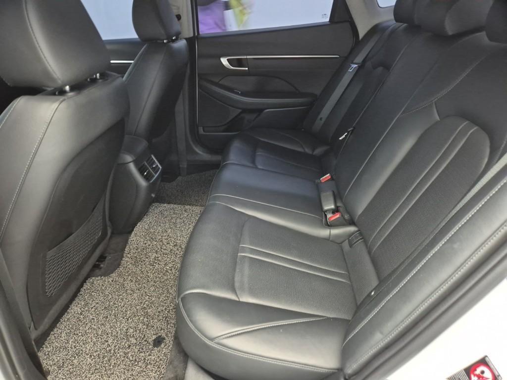HYUNDAI Sonata - Vista 12