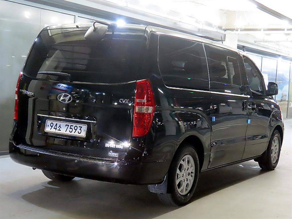 HYUNDAI Starex - Vista 4