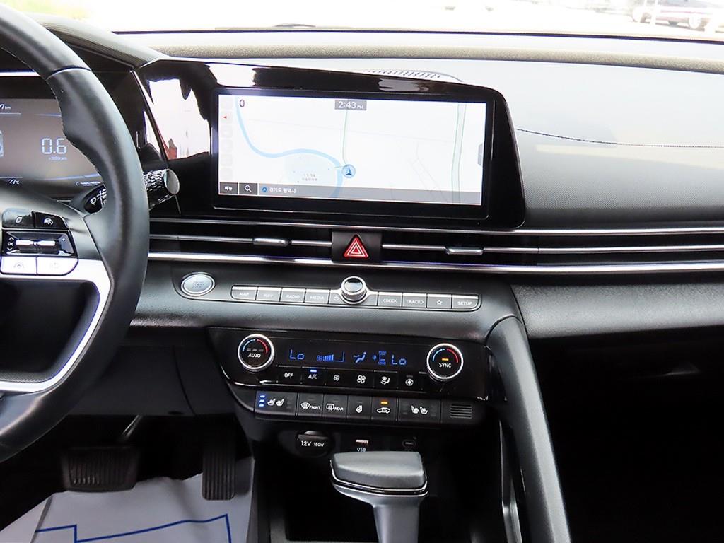 HYUNDAI Avante - Vista 10