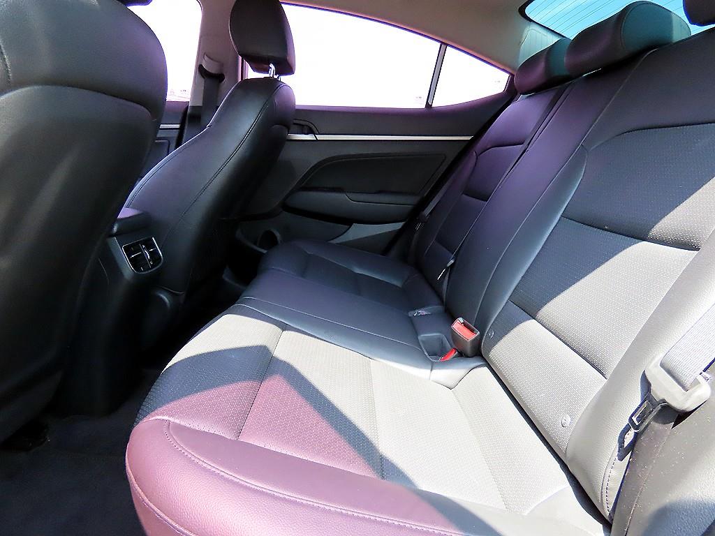 HYUNDAI Avante - Vista 6