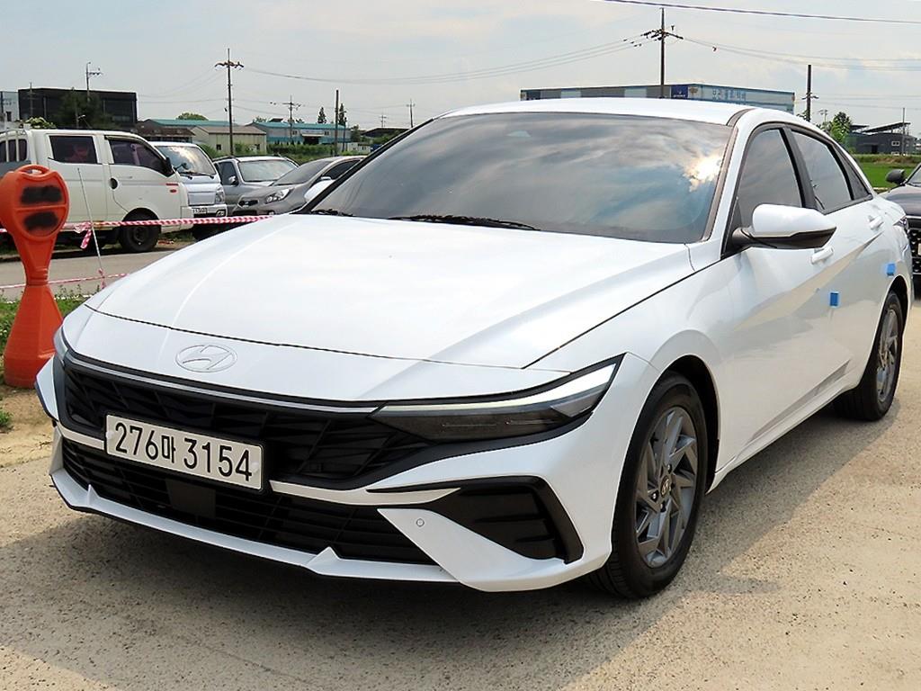 HYUNDAI Avante - Vista 2