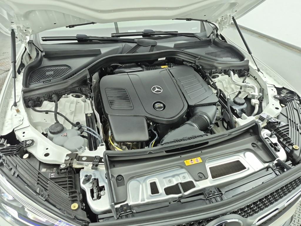 Mercedes Benz GLC Class - Vista 6