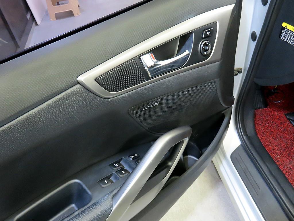 HYUNDAI Veloster 2012 Plateado - Importación desde Corea - HF Imports Iquique - Foto 13