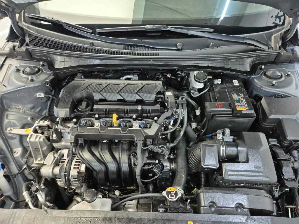 HYUNDAI Avante - Vista 5