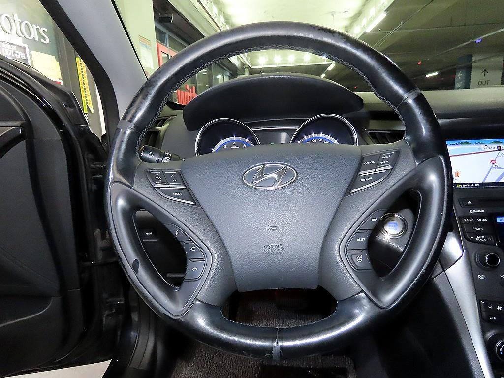 HYUNDAI Sonata - Vista 8