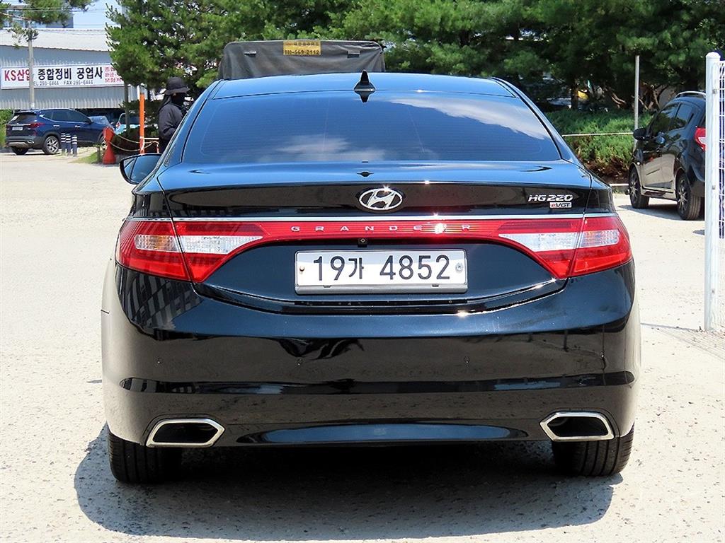 HYUNDAI Grandeur - Vista 4