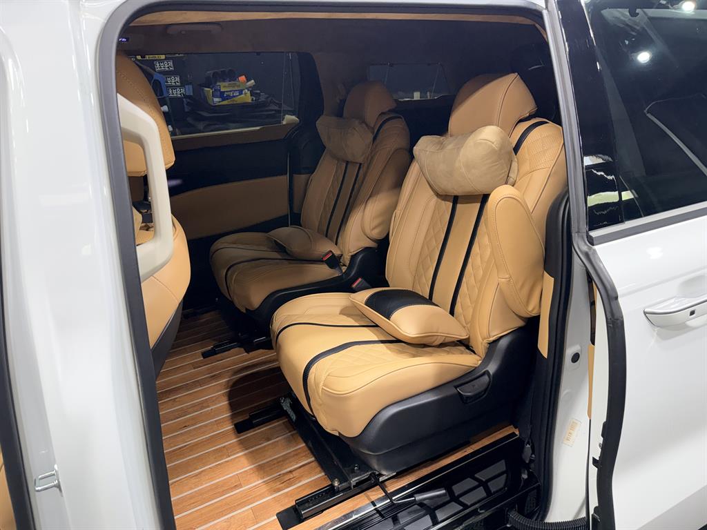 KIA Carnival - Vista 6
