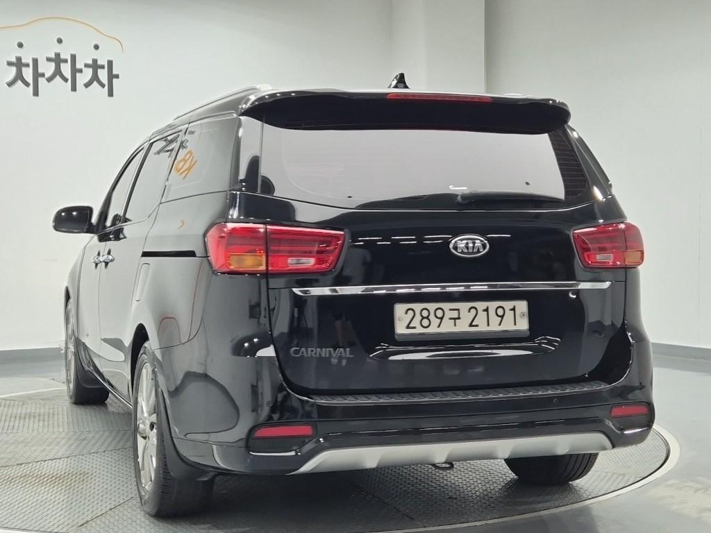 KIA Carnival - Vista 2