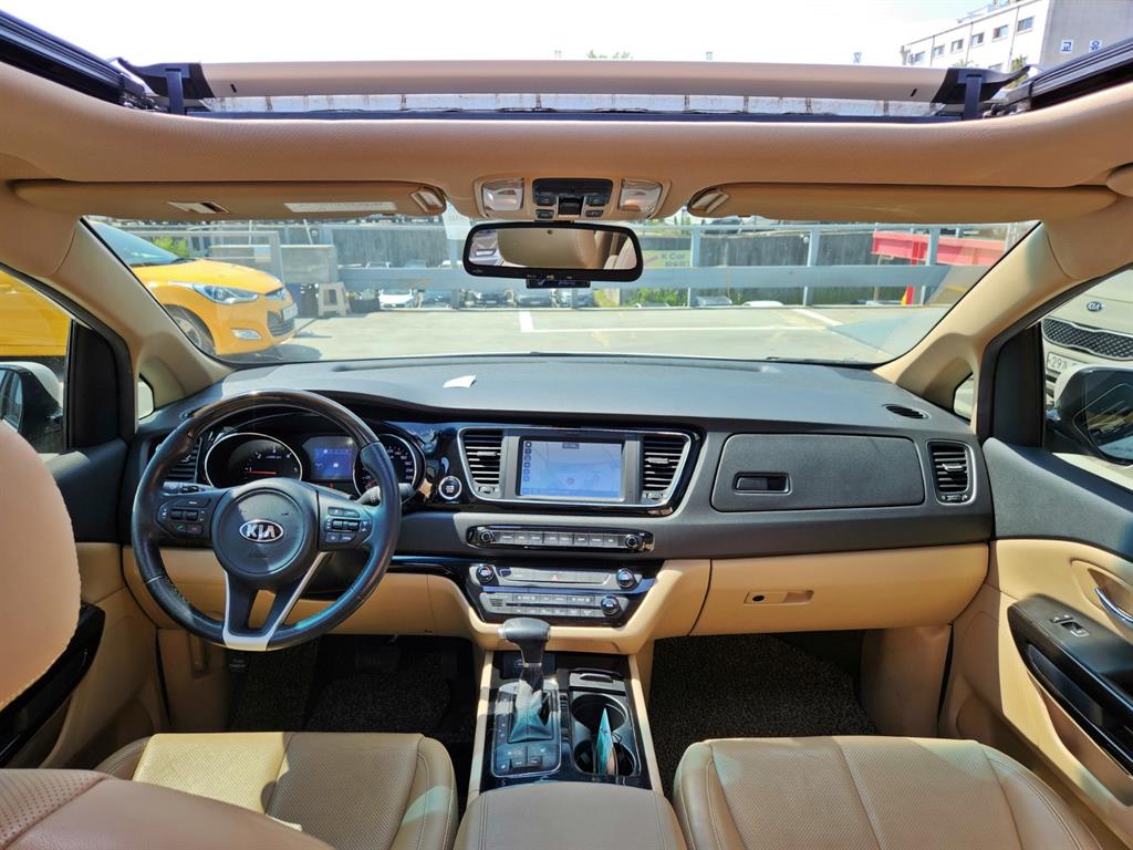 KIA Carnival - Vista 7