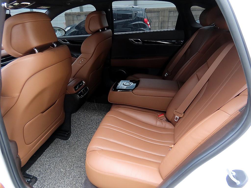 Genesis G80 - Vista 6