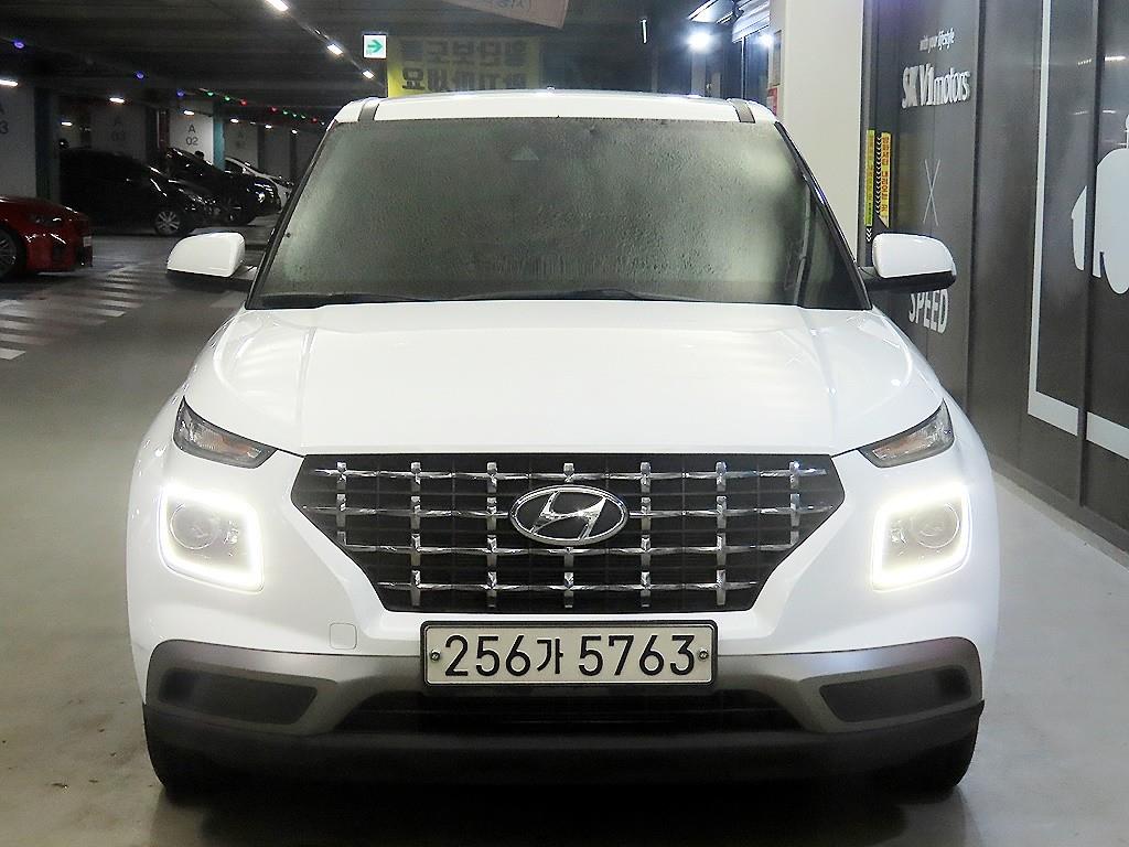 HYUNDAI Venue - Vista 2