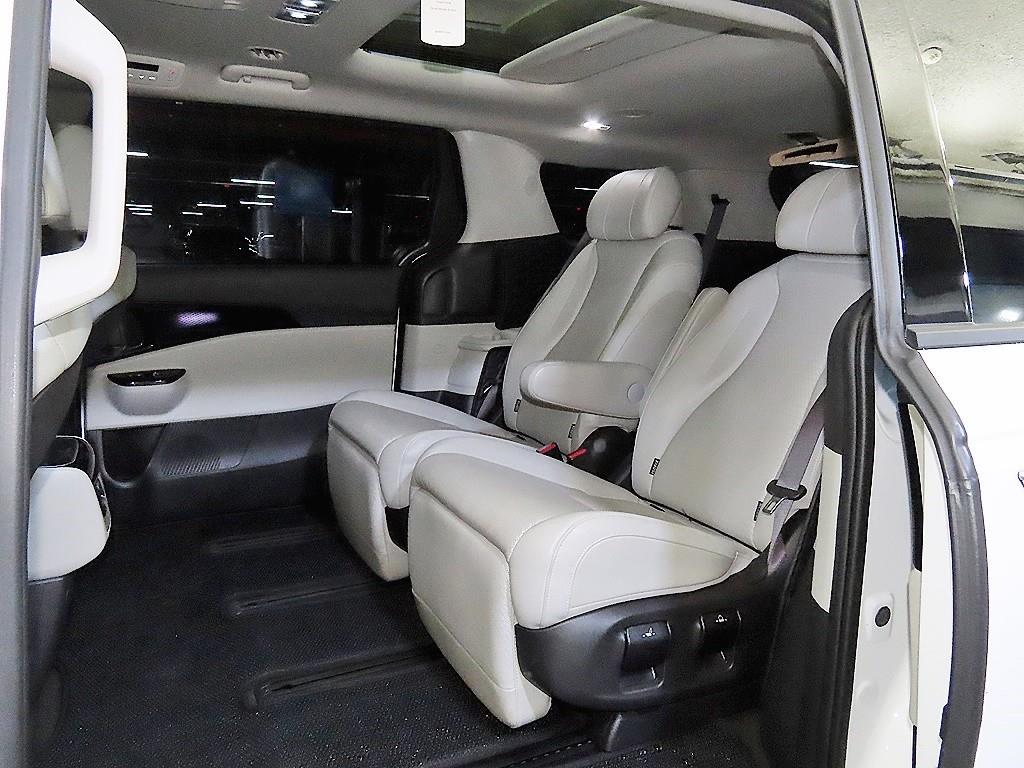 KIA Carnival - Vista 7