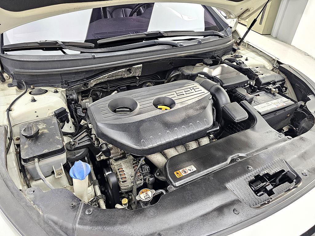 HYUNDAI Sonata - Vista 6
