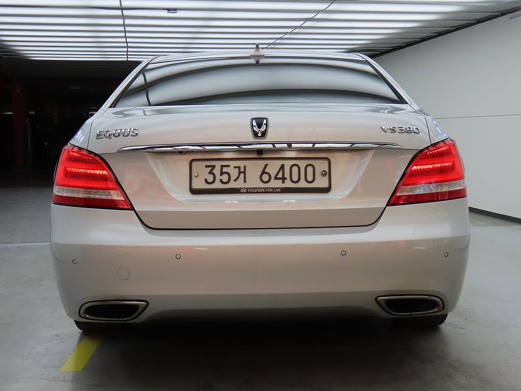 HYUNDAI Equus - Vista 4