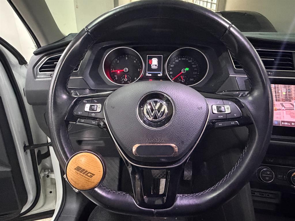 Volkswagen Tiguan - Vista 9
