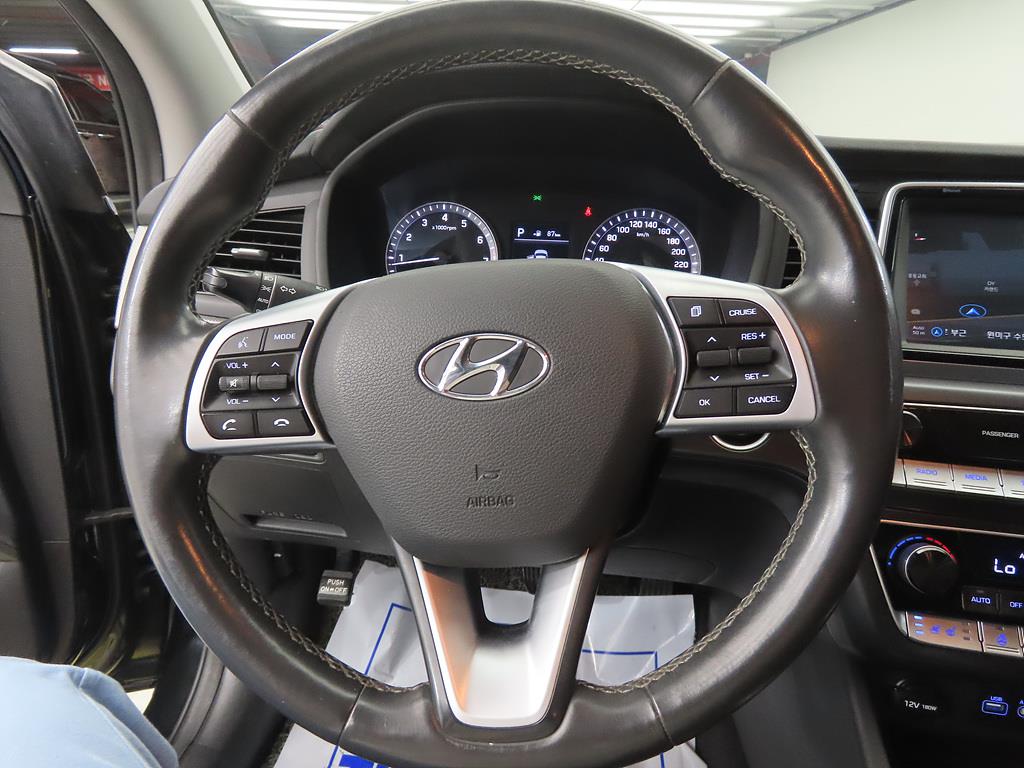 HYUNDAI Sonata - Vista 8