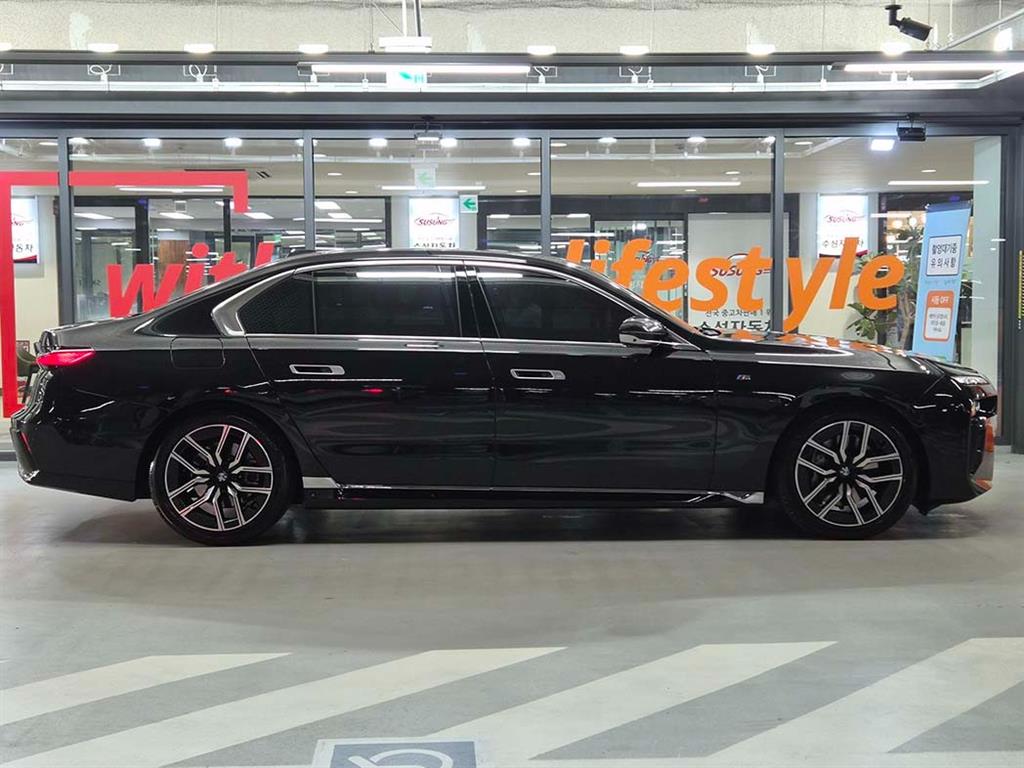 BMW 7 Series - Vista 3