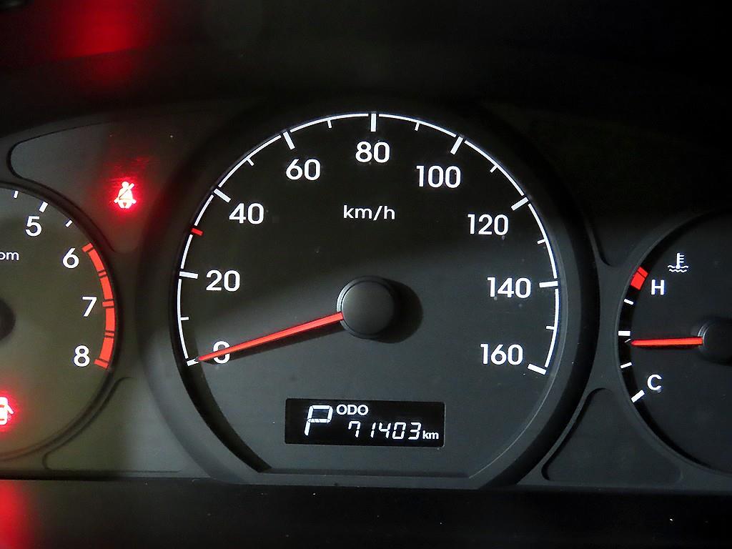 HYUNDAI Starex - Vista 9