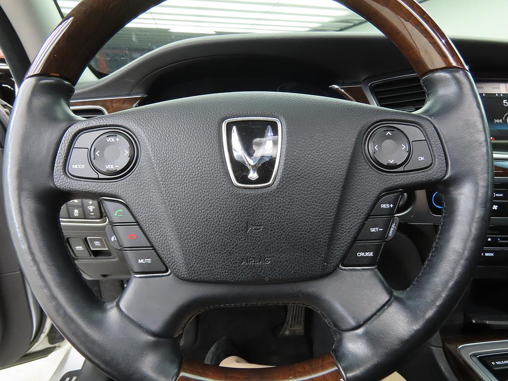 HYUNDAI Equus - Vista 8