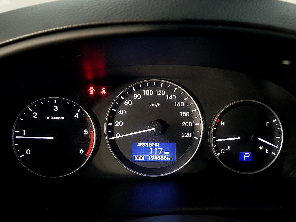 HYUNDAI Starex - Vista 7