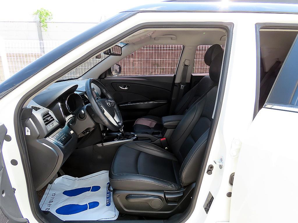 Ssangyong Tivoli - Vista 5