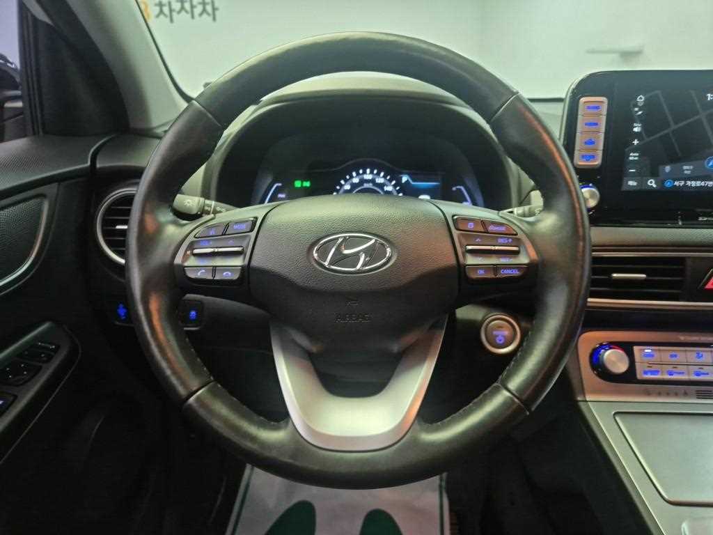 HYUNDAI Kona - Vista 9