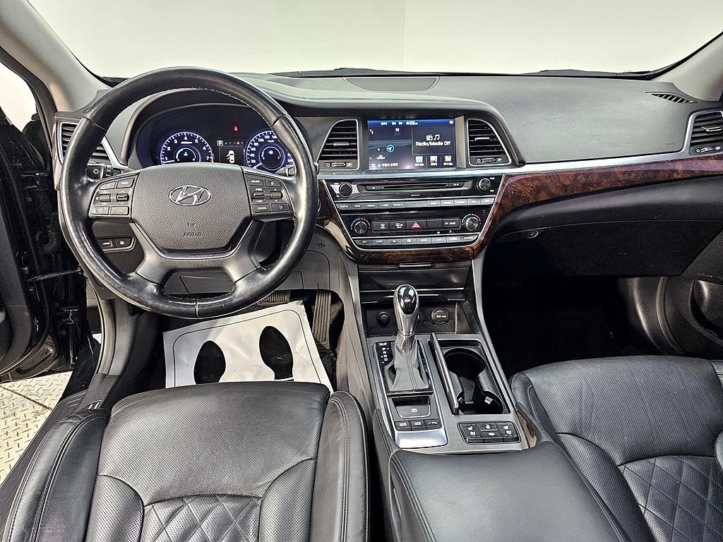 HYUNDAI Aslan - Vista 5