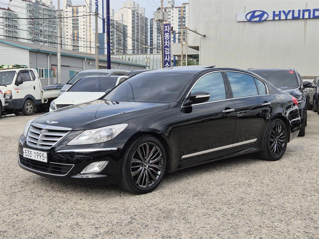HYUNDAI Genesis - Vista 2