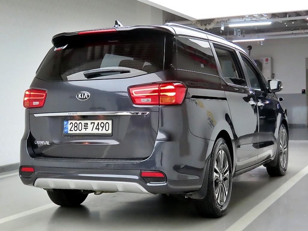 KIA Carnival - Vista 4