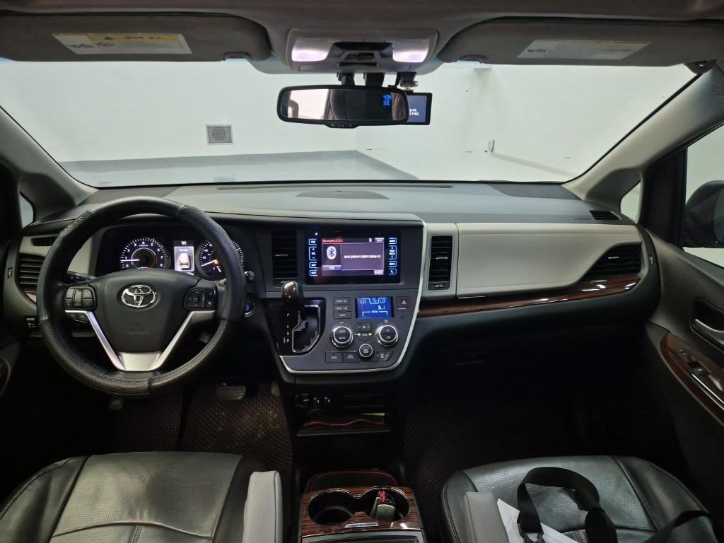 Toyota Siena - Vista 7