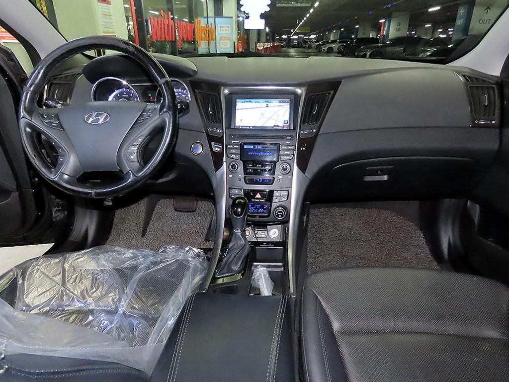 HYUNDAI Sonata - Vista 10