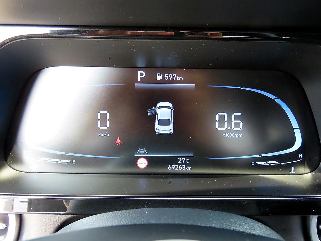 HYUNDAI Avante - Vista 8