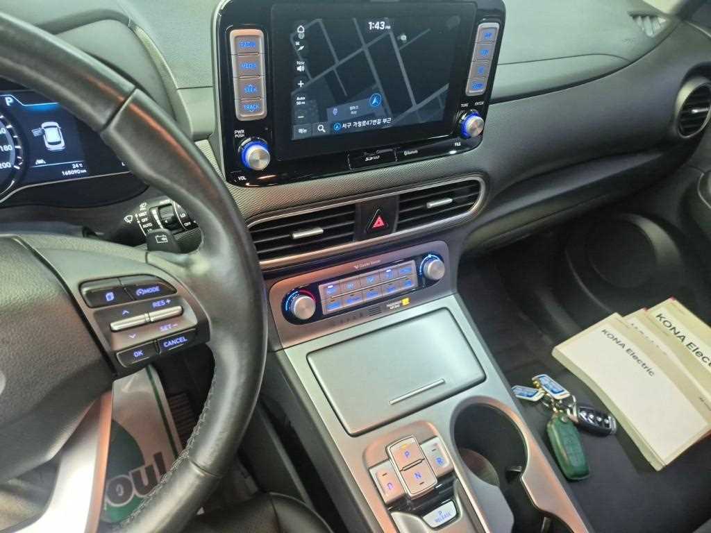 HYUNDAI Kona - Vista 10