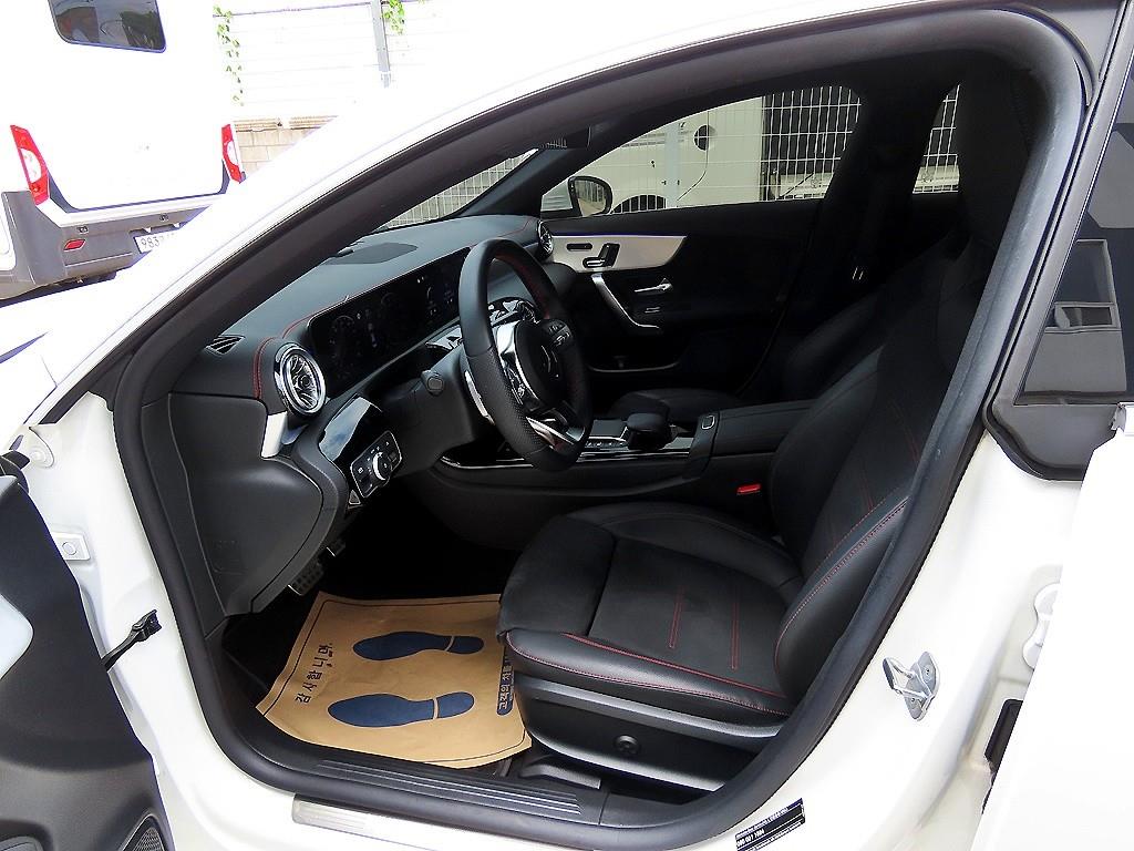 Mercedes Benz CLA Class - Vista 5