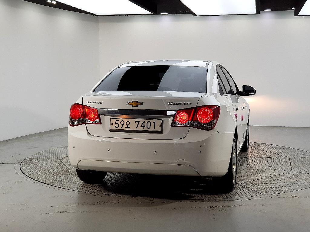 Chevrolet Cruise - Vista 3