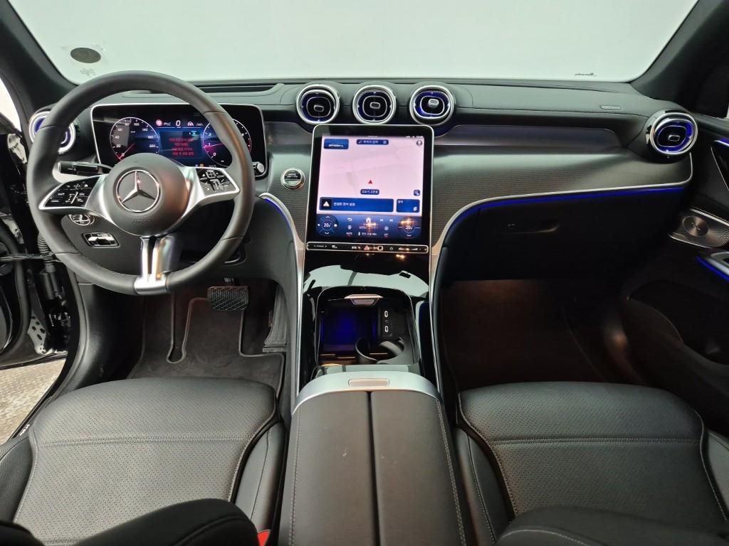 Mercedes Benz GLC Class - Vista 5